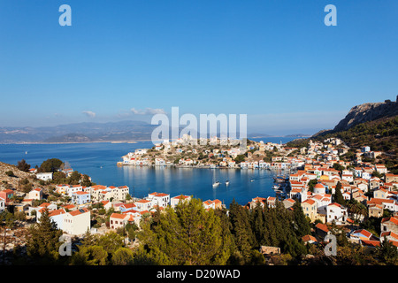 Vue sur le port de Kastelorizo Megiste, îles du Dodécanèse, Grèce, Europe Banque D'Images