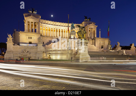 National Monument, Monument Vittorio Emanuele II dans la lumière du soir, la Place de Venise, Rome, Latium, Italie Banque D'Images