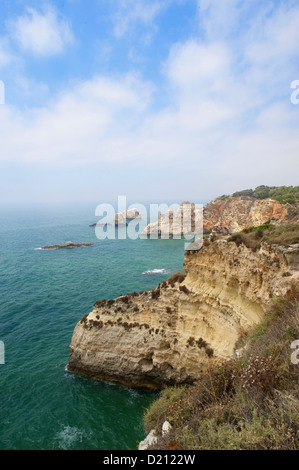 Les falaises de la plage Praia do Vau à côté de Praia da Rocha, Algarve, Portugal, Europe Banque D'Images