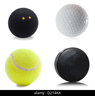 Rondelle de hockey, squash, tennis et golf ball isolé sur fond blanc Banque D'Images