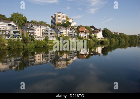 Mülheim an der Ruhr, Allemagne, résidentiel reflète dans la Ruhr Banque D'Images