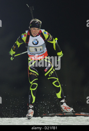 Le biathlète français Boilley Marine en action au cours de l'épreuve de relais à la coupe du monde de biathlon à Chiemgau Arena à Ruhpolding, Allemagne, 09 janvier 2013. Photo : Tobias Hase Banque D'Images