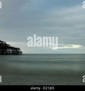 West Pier de Brighton, à l'abandon Banque D'Images