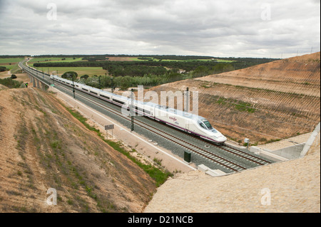 Chemin de fer espagnol encerclant le road Banque D'Images