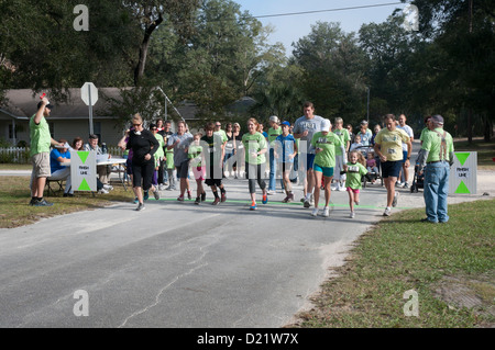 5K run & la marche pour la vie la charité course pour Carrefour Centre de la grossesse en haute Springs en Floride. Banque D'Images