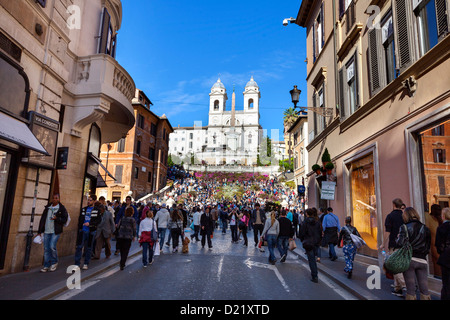 Via Condotti et de la place Piazza di Spagna Rome Italie Banque D'Images