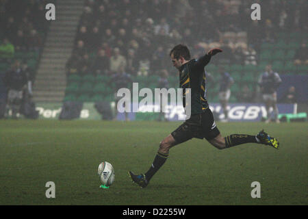 11.01.2013 Northampton, en Angleterre. Stephen MYLER de Northampton Saints un coup de mort au cours de la Heineken Cup match entre Northampton Saints et Castres Olympique à Franklin's Gardens. Banque D'Images