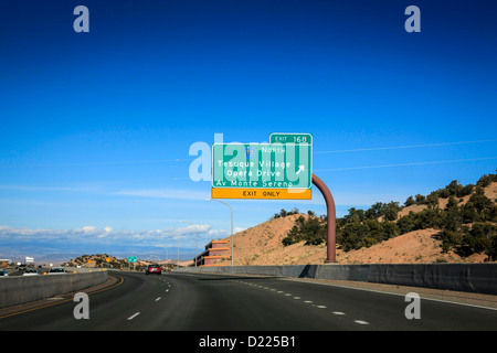 On U.S. 285 direction Nord vers Los Alamos au Nouveau Mexique Banque D'Images
