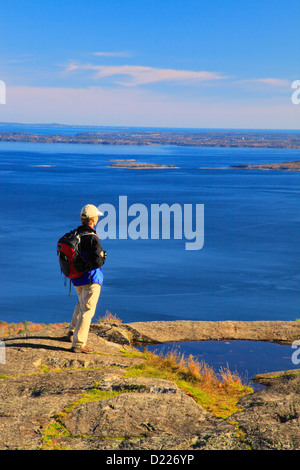 Avis de Penobscot Bay de Bald Rock Mountain Trail, Camden, Maine, USA Banque D'Images