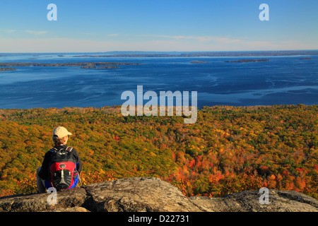 Avis de Penobscot Bay de Bald Rock Mountain Trail, Camden, Maine, USA Banque D'Images