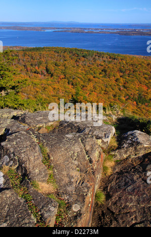 Avis de Penobscot Bay de Bald Rock Mountain Trail, Camden, Maine, USA Banque D'Images