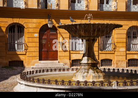 La place d' Albertas Fontaine Aix-en-Provence, France Banque D'Images