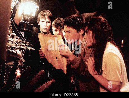 Die Burger Queen Francais Goonies, Josh Brolin, Sean Astin, Corey Feldman, Kerri Green Sie sich und moechten nennen GOONIES en, Banque D'Images