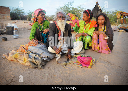 Gypsy charmeur de serpent en Inde. Banque D'Images