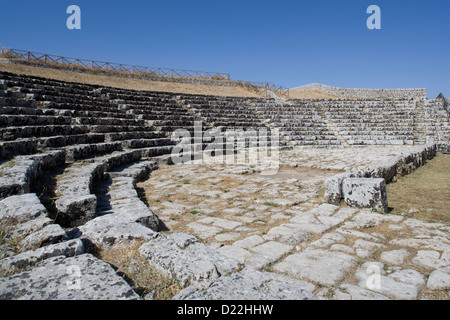 Sicile - & Palazzolo Acreide Akrai : Teatro Greco [théâtre grec] Banque D'Images