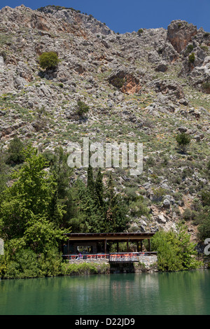 Lac artificiel Votomos près de Zaros, Crète, Grèce Banque D'Images