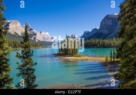 InMaligne Île Spirit Lake dans le parc national Jasper en Alberta Canada Banque D'Images