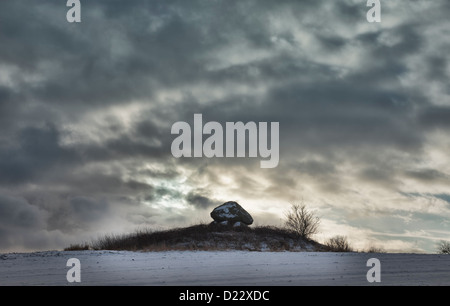 L'année 5000 vieux dolmen, une tombe mégalithique sur l'île de Fionie au Danemark Banque D'Images