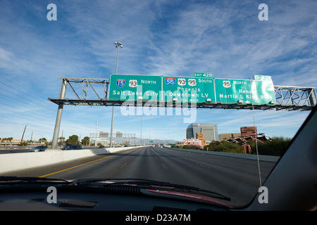 La conduite sur l'interstate 15 nord hors de las vegas nevada usa Banque D'Images