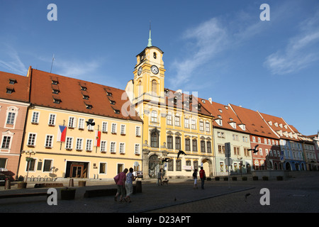 Cheb, la République tchèque, la place du marché avec l'Hôtel de ville de la Vieille Ville Banque D'Images