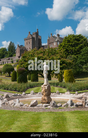 Jardins du Château de Drummond Fontaine Muthill Perth & Kinross Scotland Banque D'Images