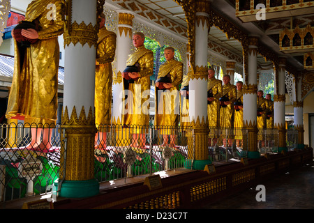 Bouddha Bouddhisme bouddhas,,Birman Kya khat Waing,Enseignement,Monastère moines participer aux examens,Bago (capitale de mon royaume),la Birmanie Myanmar Banque D'Images