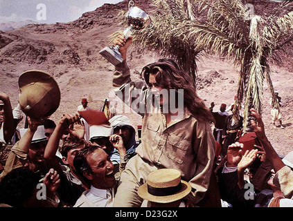 Sahara Sahara Brooke Shields Trotz vieler Widrigkeiten gewinnt Dale (Brooke Shields) die Rallye. *** *** Local Caption 1984 Banque D'Images