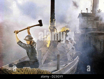 Am Kanonenboot Yangtse-Kiang Sand Pebbles, Steve McQueen Jake (Steve McQueen) hilft, wo er kann nur. *** *** Légende locale Banque D'Images