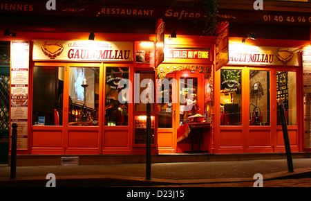 La vie nocturne de Paris dans le quartier latin Banque D'Images
