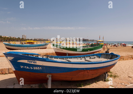 Les gens sur la plage de Salou , Costa Dorada , Espagne Banque D'Images