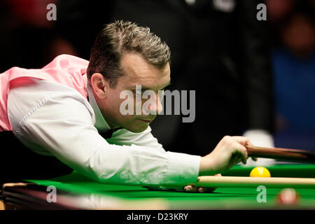 Londres, Royaume-Uni. 13 Jan, 2013. Mark Davis en action contre Mark Allen pendant le Masters de Snooker Alexandra Palace. Banque D'Images