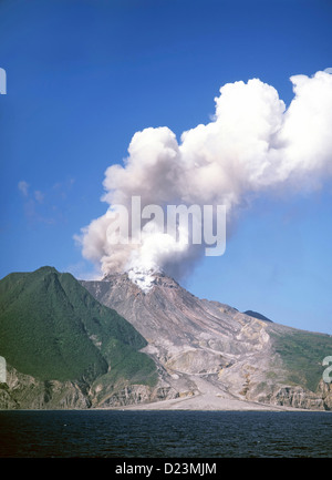 Route de lave dans la mer après l'éruption du volcan de la Soufrière en 1997 Banque D'Images