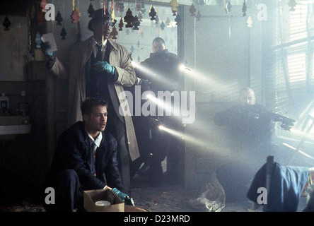 Sieben Sept Brad Pitt, Morgan Freeman ist der Moerder Mills (Brad Pitt,l) und Somerset (Morgan Freeman,m) immer einen Banque D'Images