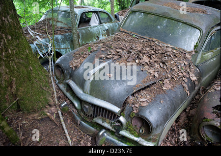 Kaufdorf, Suisse, le cimetière de voitures historiques Guerbet Banque D'Images