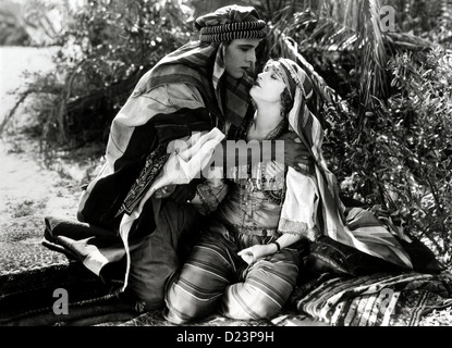 Der Scheich Sheik, le Rudolph Valentino, Agnes Ayres *** *** Légende Locale 1921 -- Banque D'Images