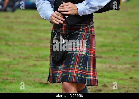 Candidat à la cornemuse à Killin Highland Games 2011 Banque D'Images