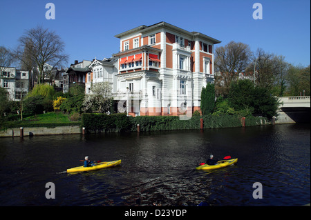 Hambourg, Allemagne, de bâtiments résidentiels sur l'Alster Banque D'Images