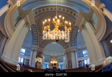 Vue de l'intérieur de la cathédrale luthérienne (Tuomiokirkko) à la place du Sénat (Senaatintori) à Helsinki, Finlande, 16 octobre 2012. Le monument d'Helsinki inofficiel domine toute la place du Sénat qui a été construit par l'architecte berlinois Carl Ludwig Engel dans la première moitié du 19e siècle. Photo : Jens Buettner Banque D'Images