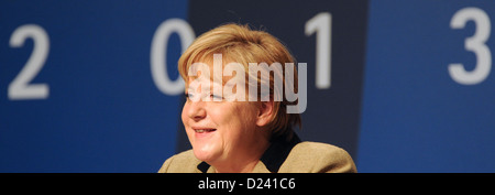 La chancelière allemande Angela Merkel s'est à la réception du Nouvel An de la Chambre de Commerce et d'Industrie (IHK) de Villingen-Schwenningen, Allemagne, 10 janvier 2013. Photo : Patrick Seeger Banque D'Images