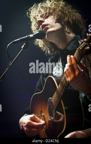 Segrate (MI), Italie - 15 décembre 2012 - The Mystery Jets en live à Segrate (MI) à l'Circolo Magnolia Banque D'Images