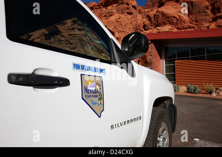 State Park ranger véhicules dans le parc national de la vallée de feu nevada usa Banque D'Images