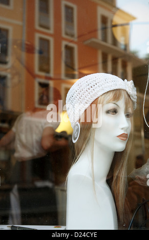 Karlovy Vary, République tchèque, chef d'un mannequin dans un salon de coiffure Banque D'Images
