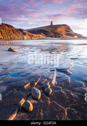 Les corniches Kimmeridge Bay Kimmeridge au coucher du soleil de la Côte Jurassique Dorset UK Banque D'Images