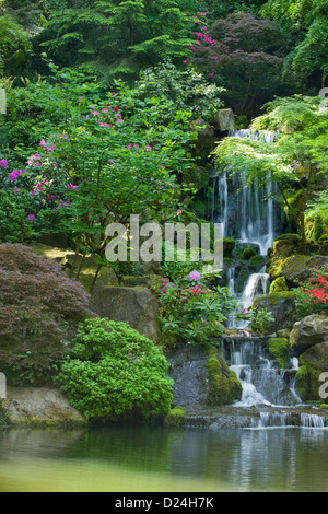 Jardin Japonais CASCADE PORTLAND OREGON USA Banque D'Images