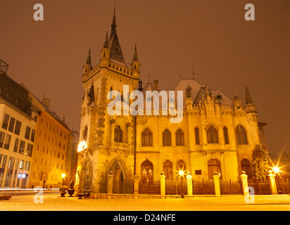 Néo-gothique de Kosice - Jakab s palace en soirée d'hiver Banque D'Images