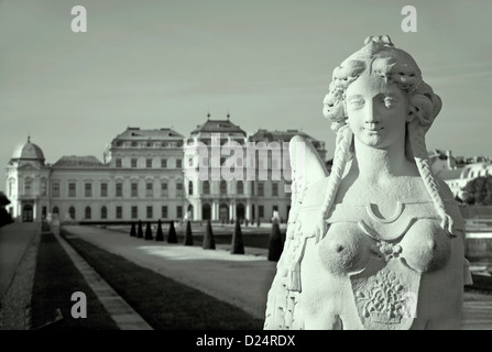 Vienne - Sphinx statue du palais du Belvédère, le matin Banque D'Images