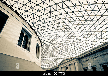 La grande cour, le British Museum, Great Russell Street, Londres, Angleterre Banque D'Images