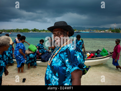 Femme de la région autonome de Bougainville, en vêtements traditionnels, la Papouasie-Nouvelle-Guinée Banque D'Images