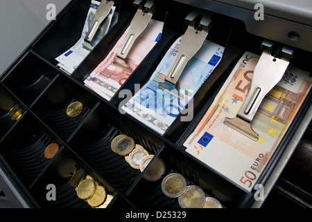 Berlin, Allemagne, de l'argent dans une caisse enregistreuse Banque D'Images