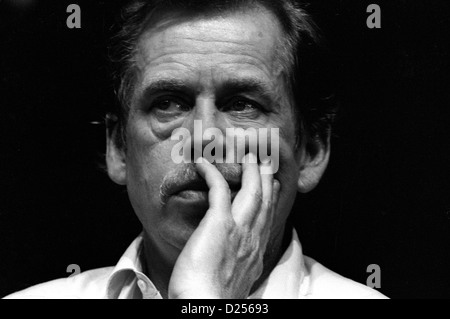 Novembre 1989 Révolution de Velours. Vaclav Havel à la Lanterne Magique Théâtre à Prague, Tchécoslovaquie. Banque D'Images